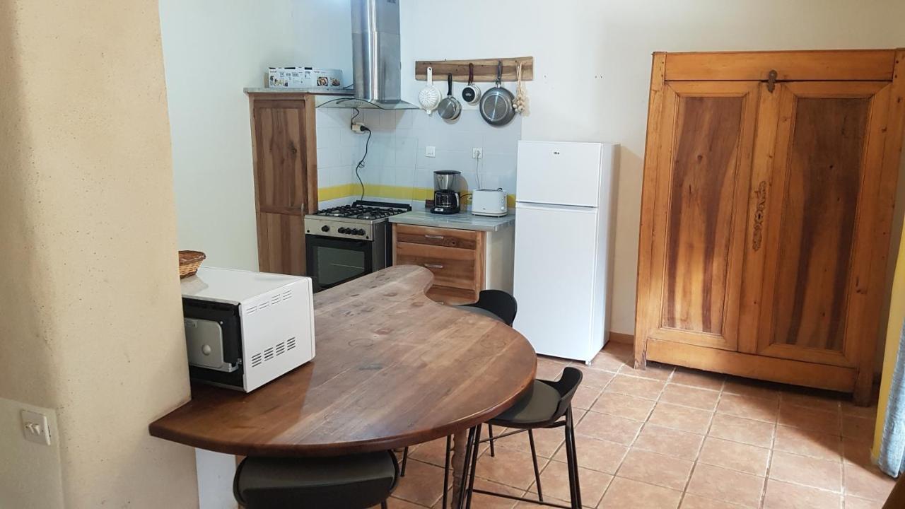 Valady Maison Isolee Dans Les Vignes Et Les Bois מראה חיצוני תמונה
