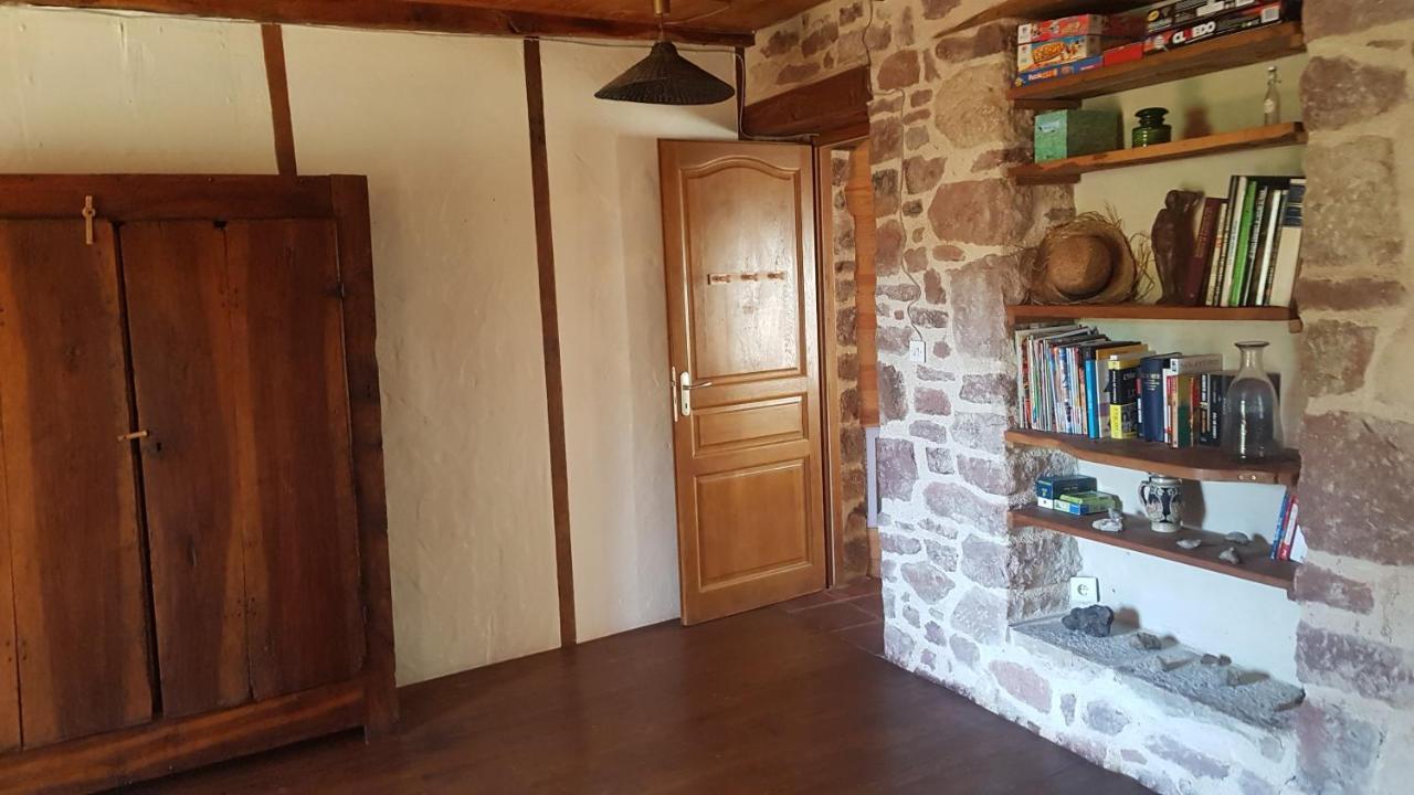 Valady Maison Isolee Dans Les Vignes Et Les Bois מראה חיצוני תמונה